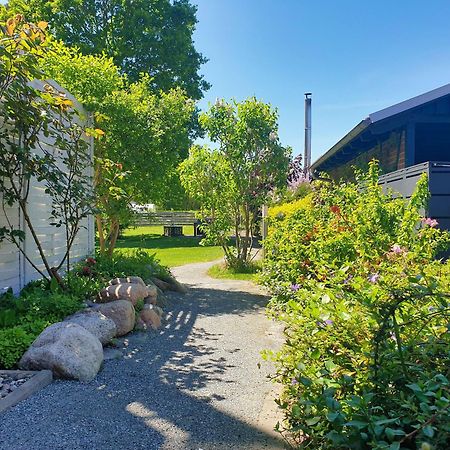 Fewo Am Wald Fewo 03 - Balkon, Gartennutzung, Sauna Glowe Luaran gambar